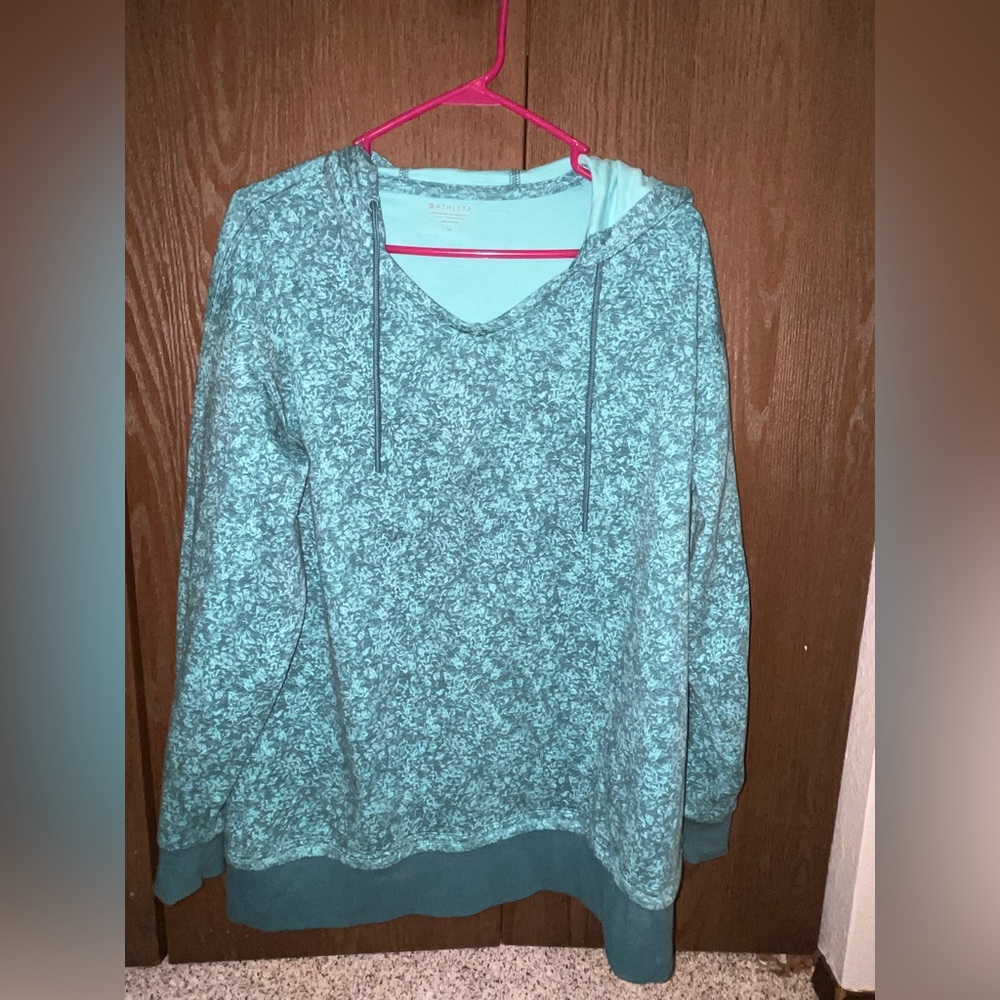 Athleta v-neck hooded long sleeve shirt - size medium